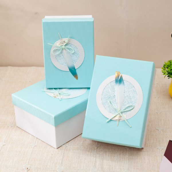 Custom Feather Vintage Gift Box (1)