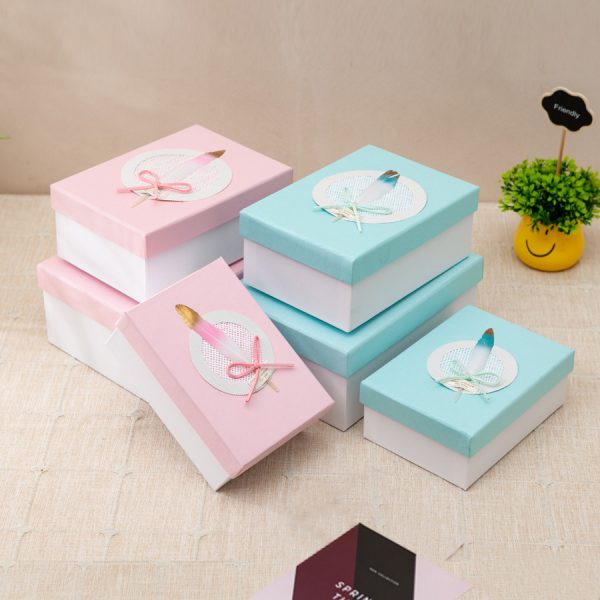 Custom Feather Vintage Gift Box (2)
