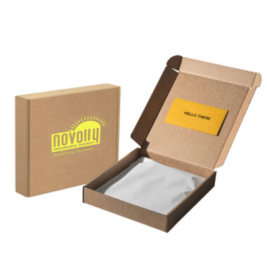cardboard mailer box with self-sealing