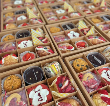 Kraft dessert box supplier for catering