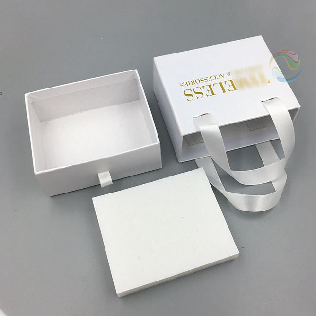 White luxury sliding drawer jewelry box