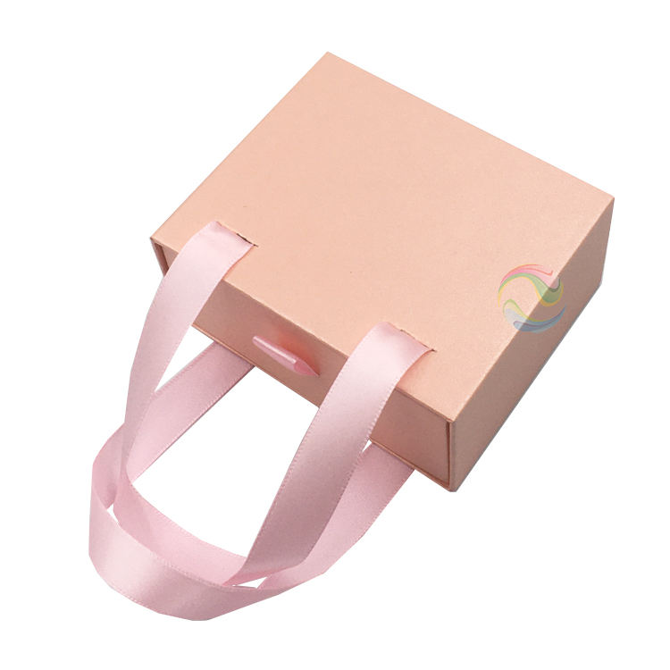 White luxury sliding drawer jewelry box